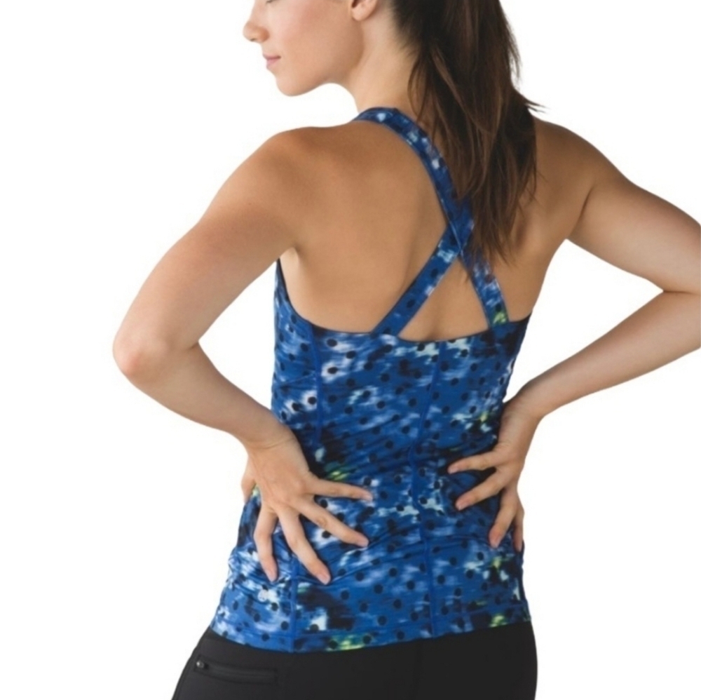 Lululemon Kanto Catch Me tank top in blue multi size 6 Summer Workout Tank